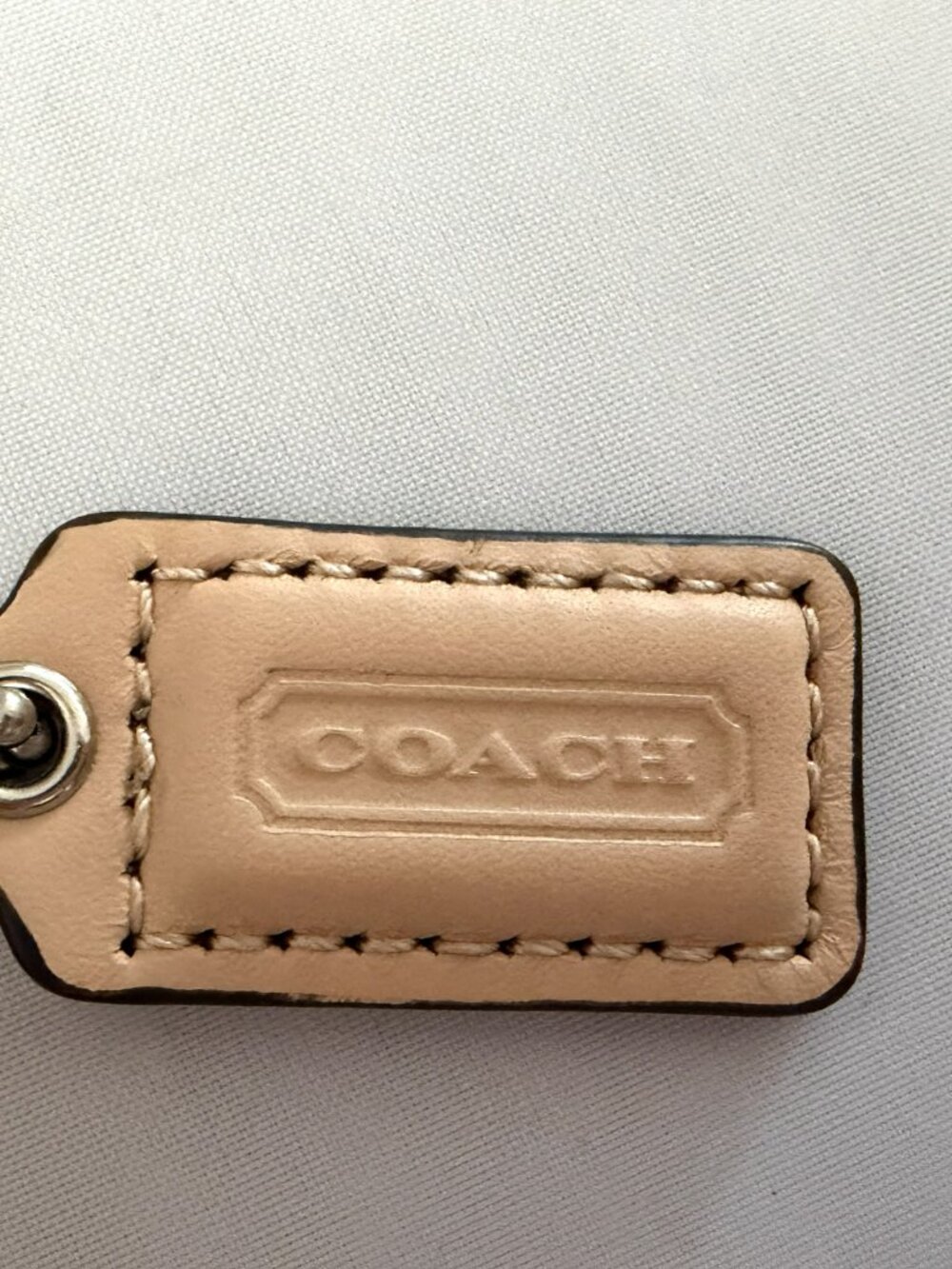 Coach Wristlet Hampton Natalia Coral and Tan Straw/Leather with Floral Appliqué - Picture 5 of 6